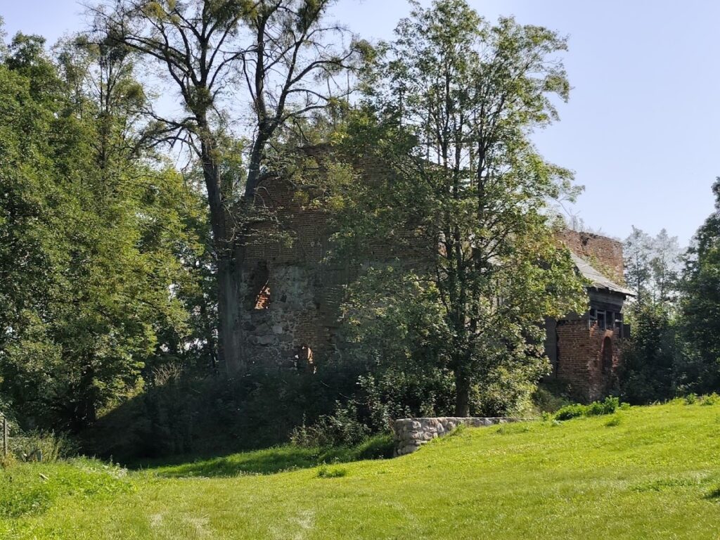 Nowy Jasiniec Castle: A Medieval Residential-Defensive Castle in Poland 2 Nowy Jasiniec Castle