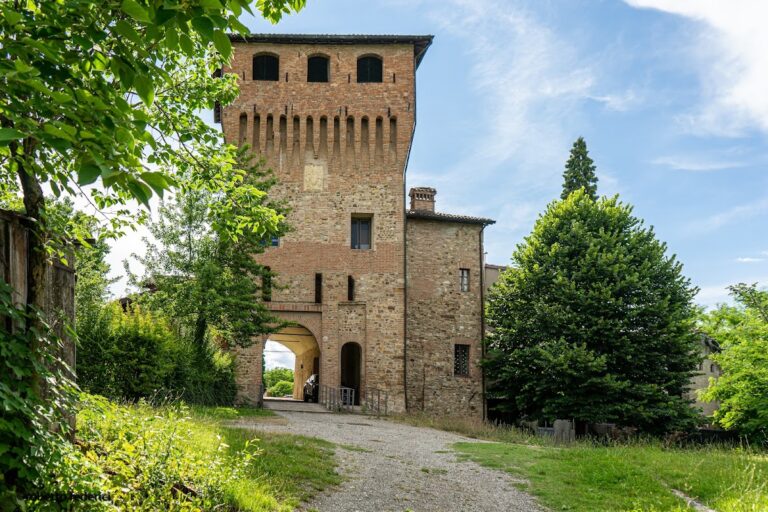 Casalgrande Castle: A Medieval Hilltop Fortress in Italy