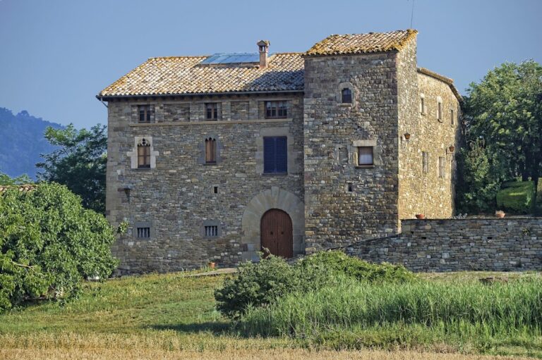 Castell de Torroella: A Medieval Castle and Lordly Residence in Spain