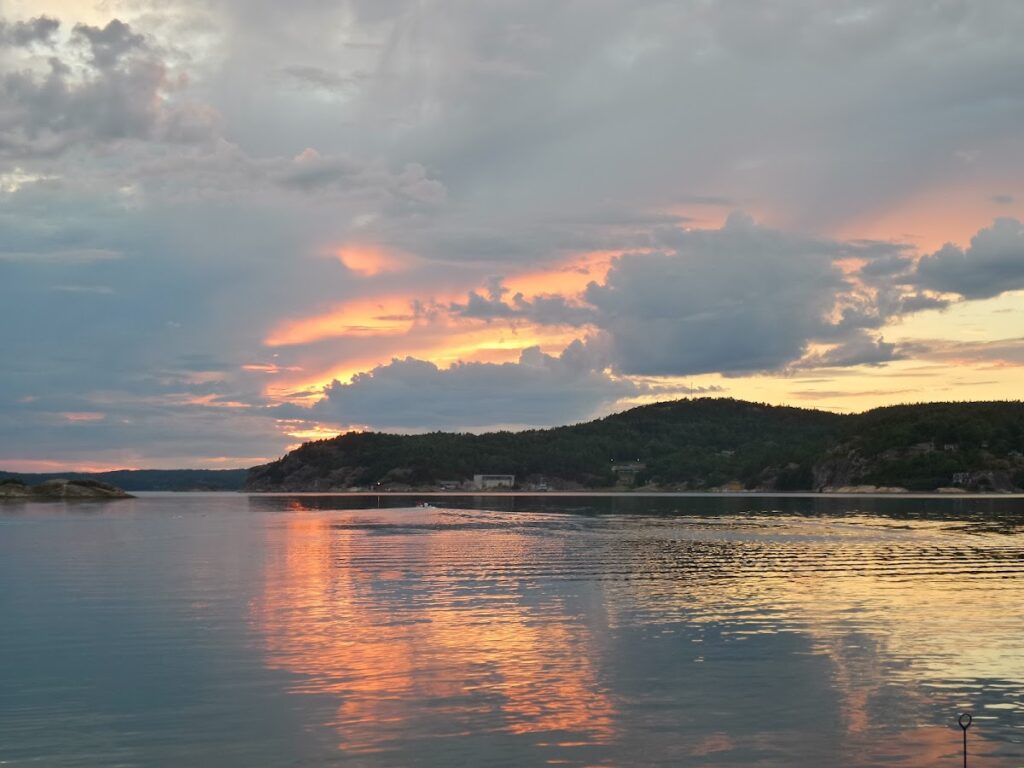 Dynge Castle: A Medieval Fortification in Sweden 1 Dynge Castle