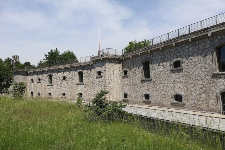 Forte Santa Viola: An Italian Armoured Fort in the Lessini Defensive System