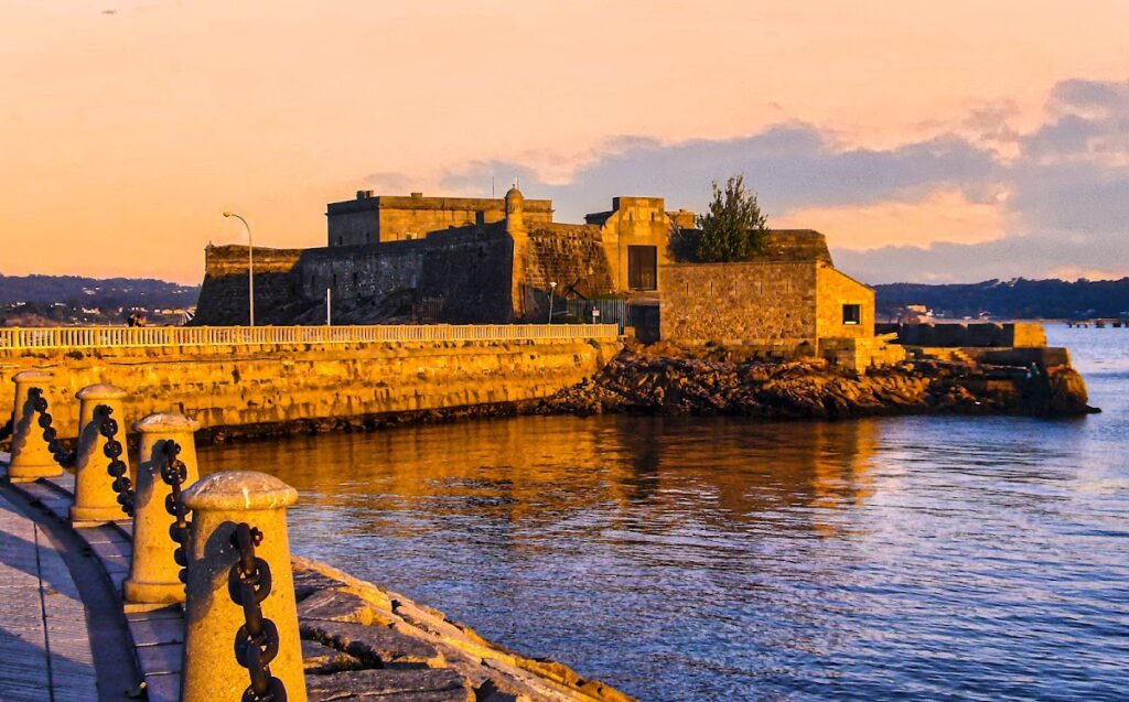 Castillo de San Antón: Coastal Fortress and Museum in A Coruña, Spain 1 Castillo de San Antón