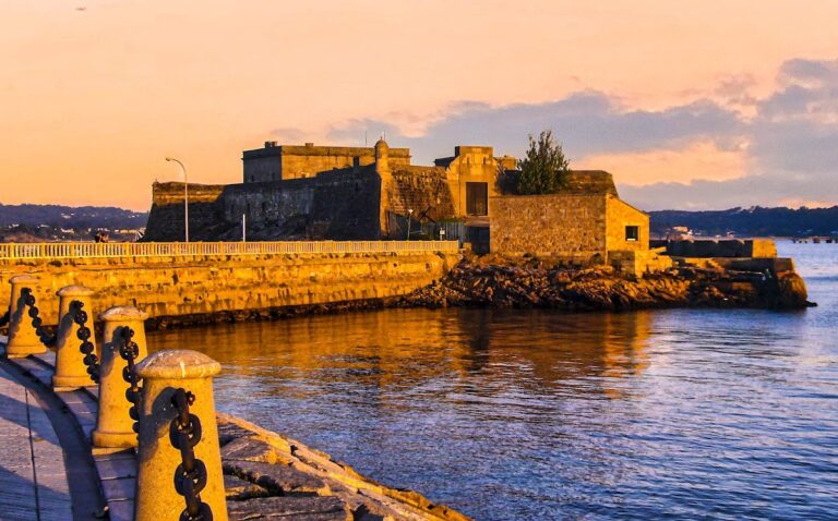 Castillo de San Antón: Coastal Fortress and Museum in A Coruña, Spain