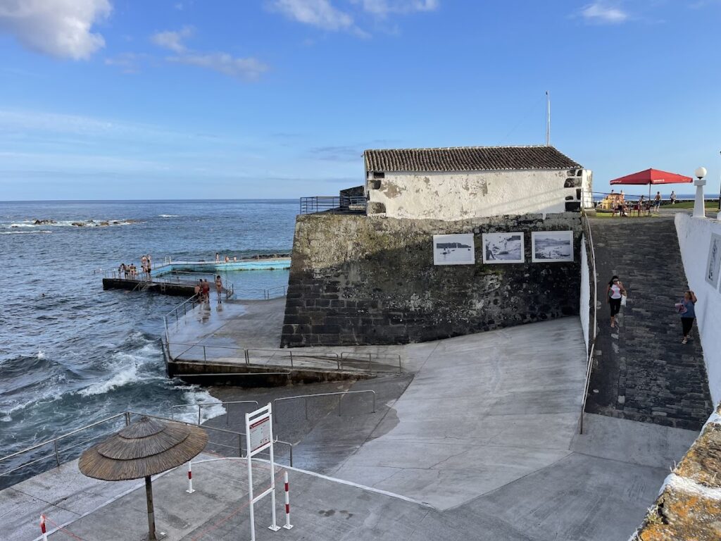 Fort of Negrito: A Sixteenth-Century Coastal Defense Fort in Portugal 1 Fort of Negrito