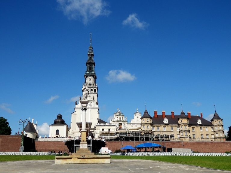 Jasna Góra Monastery: Poland’s Pauline Sanctuary and Marian Fortress