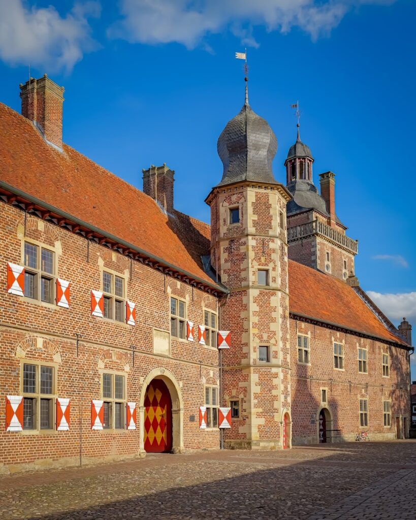 Schloss Raesfeld: A Renaissance Water Castle in Germany 3 Schloss Raesfeld