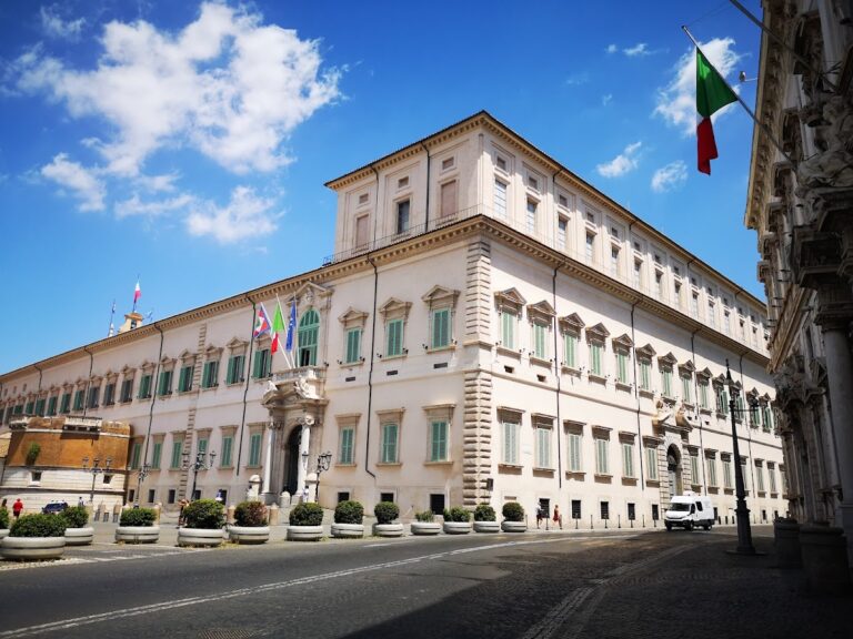 Quirinal Palace: Papal, Royal, and Presidential Residence in Rome