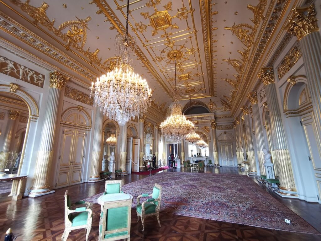 Royal Palace of Brussels: Official Workplace of the Belgian Monarch 2 Royal Palace of Brussels