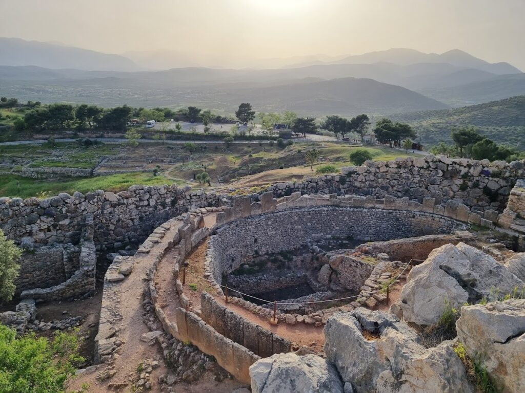 Fortifications of Mycenae: The Defensive Circuit of a Mycenaean Citadel 3 Fortifications of Mycenae