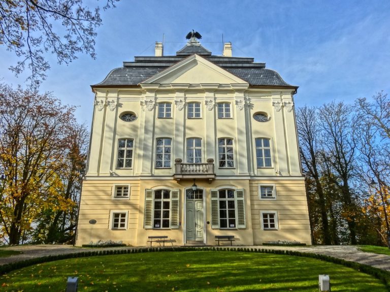 Old Palace in Ostromecko: A Baroque Residence in Poland