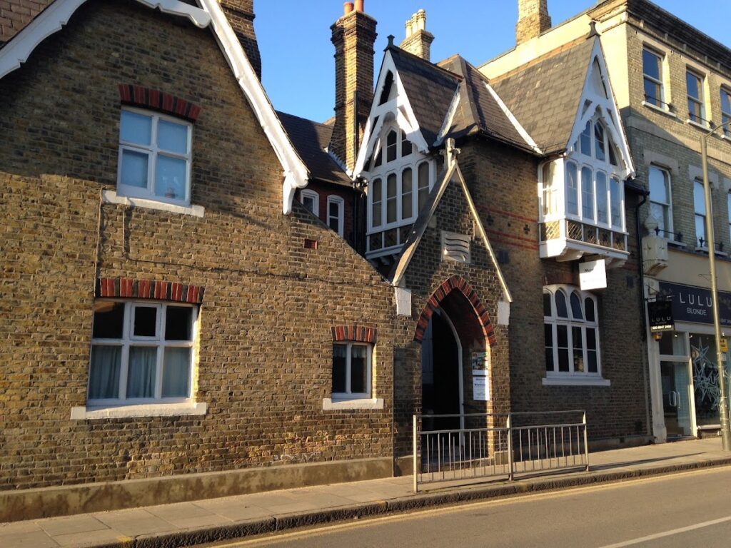 Wimbledon Manor House: A Succession of Historic Residences in London 1 Wimbledon Manor House