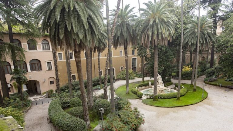 Palazzo Venezia: A Renaissance Papal Palace and Museum in Rome