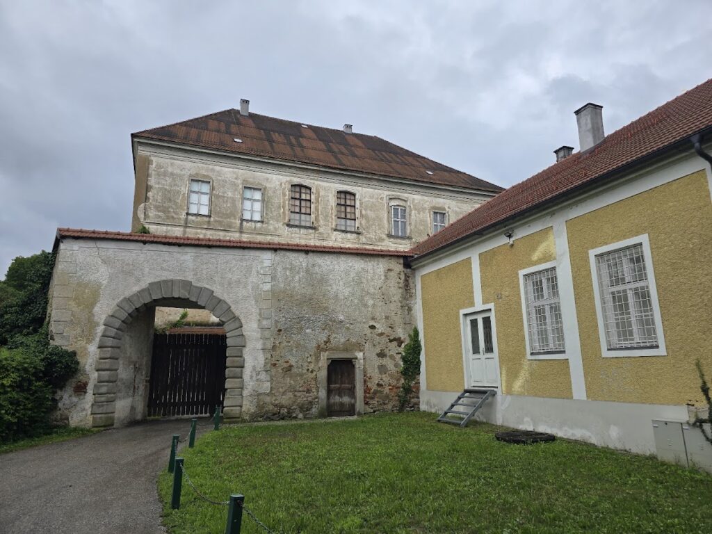 Starhemberg Castle: A Historic Noble Residence in Eferding, Austria 2 Starhemberg Castle