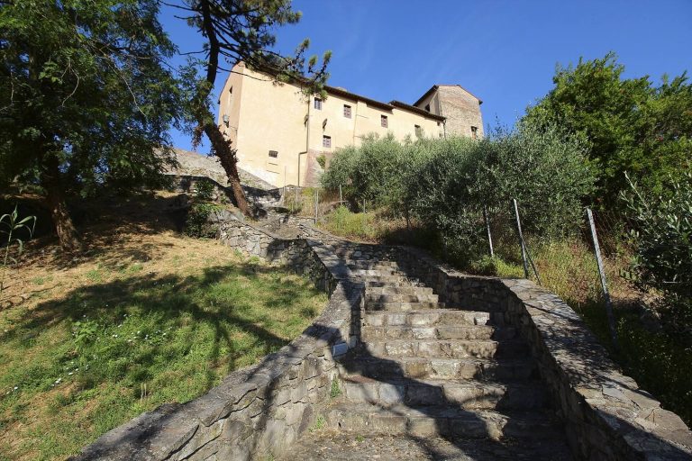 Palazzo Pretorio: Medieval Palace and Vicariate Court in Vicopisano, Italy