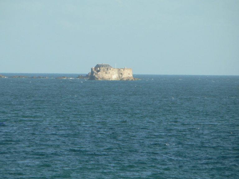 Fort de la Conchée: A Vauban Coastal Fortress at Saint-Malo