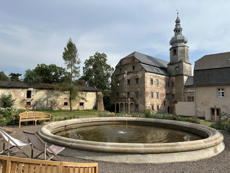 Sarny Palace: A Renaissance Aristocratic Residence in Poland