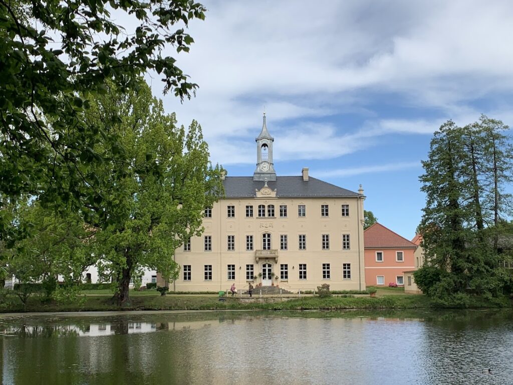 Schloss Lauterbach: A Baroque Manor Castle in Ebersbach, Germany 2 Schloss Lauterbach