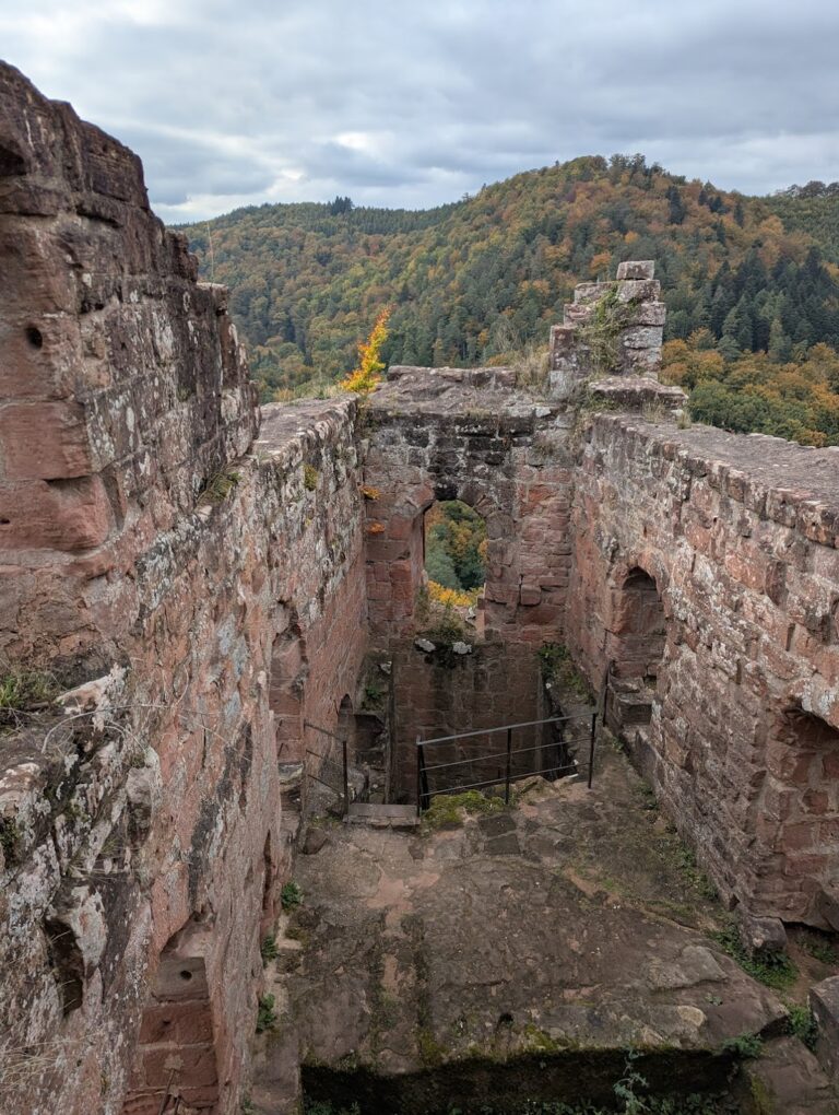 Château du Wasigenstein: A Medieval Double Rock Castle in France