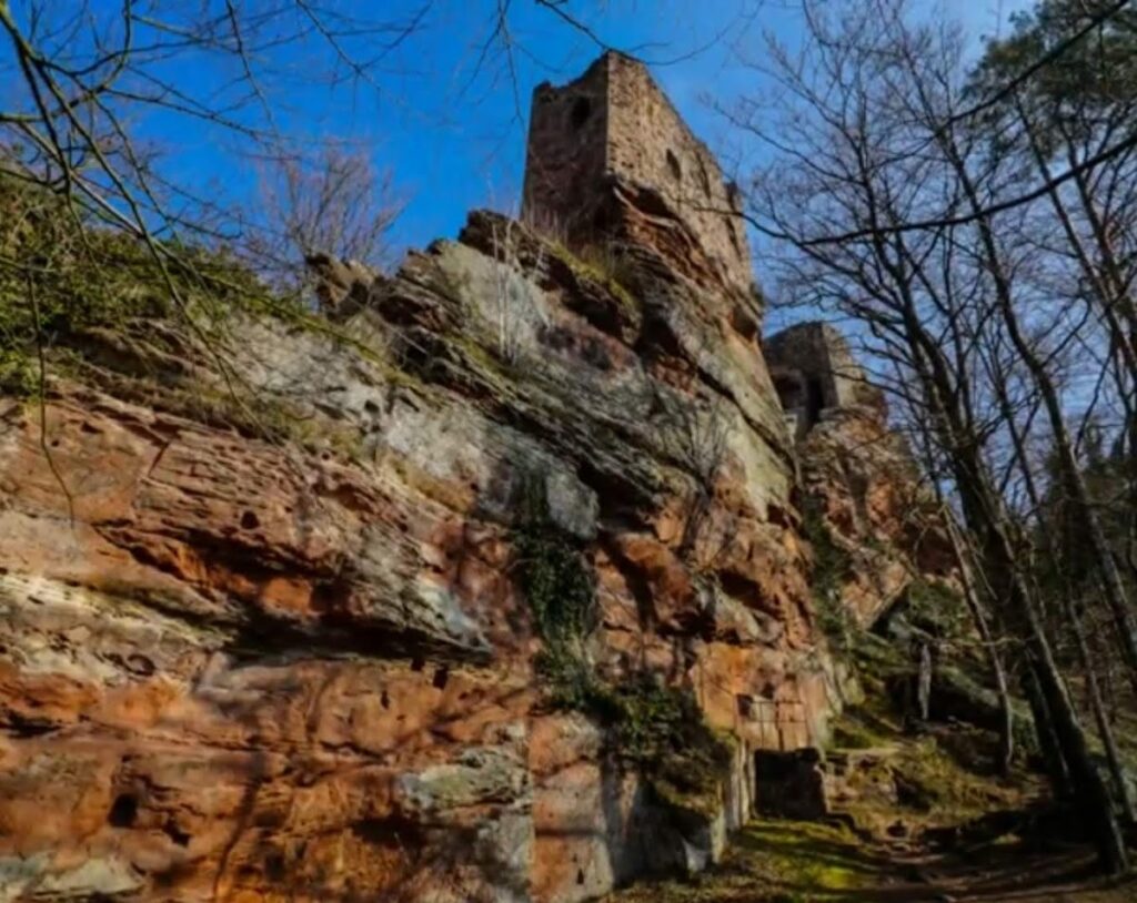 Château du Wasigenstein: A Medieval Double Rock Castle in France 2 Château du Wasigenstein