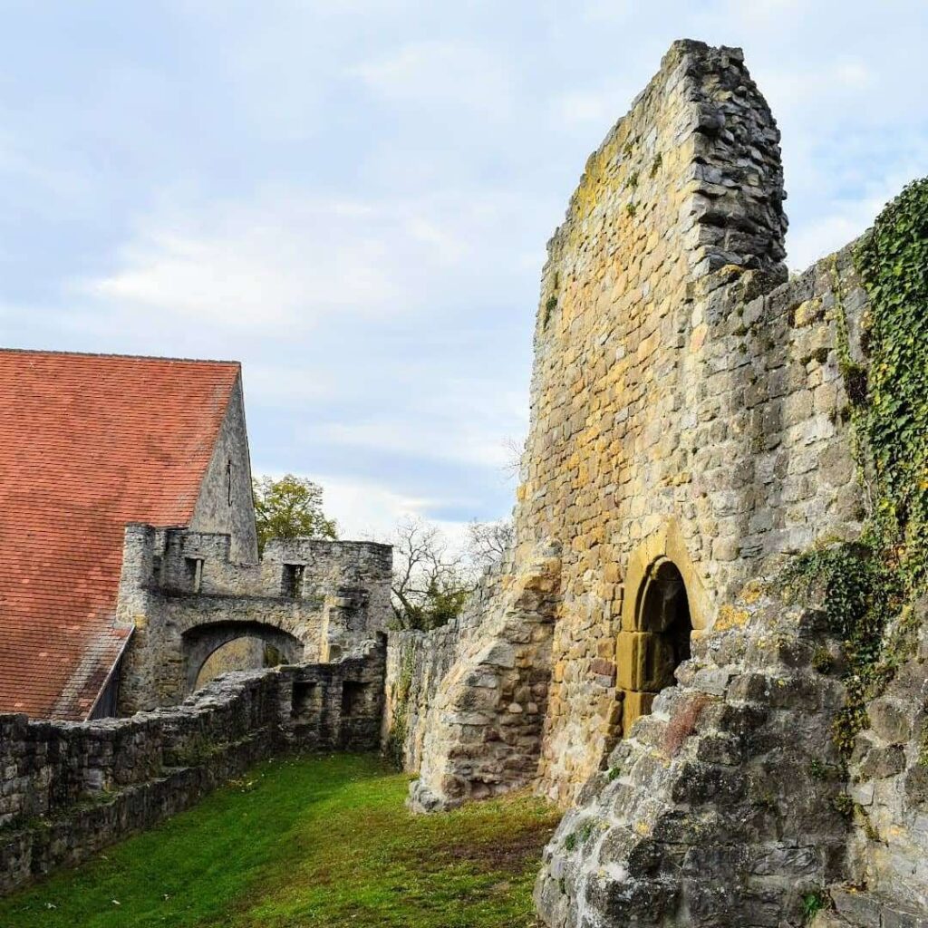 Nippenburg: A Medieval Spur Castle and Aristocratic Estate in Germany 2 Nippenburg