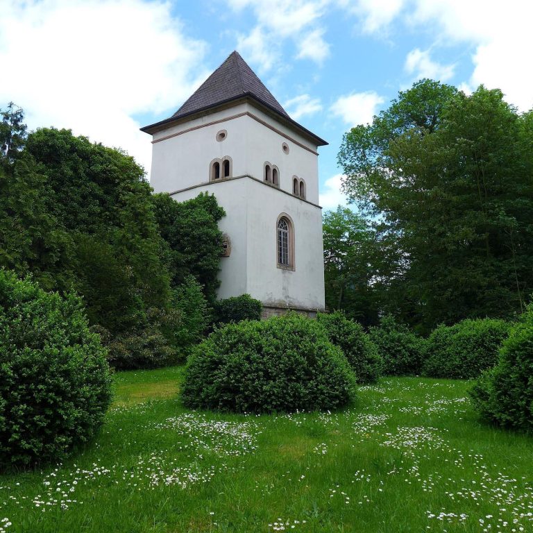 Altes Schloss: A Medieval Water Castle and Renaissance Residence in Germany