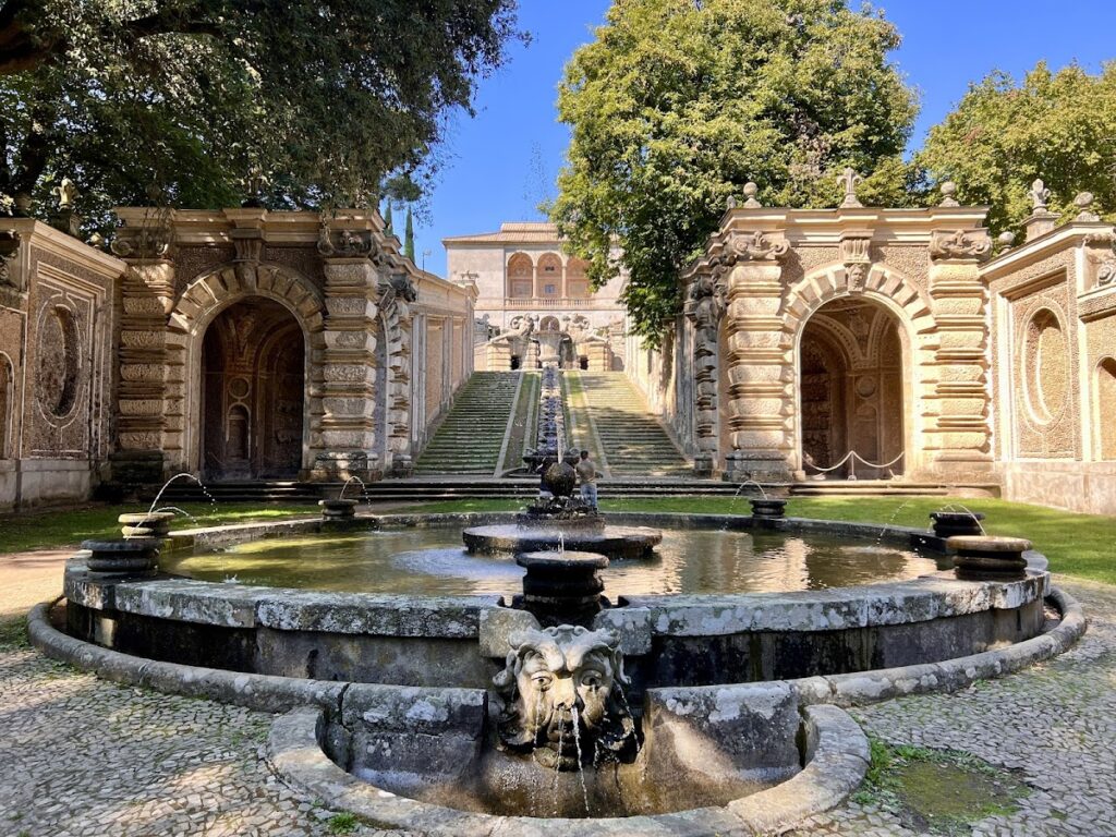 Villa Farnese: A Renaissance and Mannerist Palace at Caprarola 5 Villa Farnese