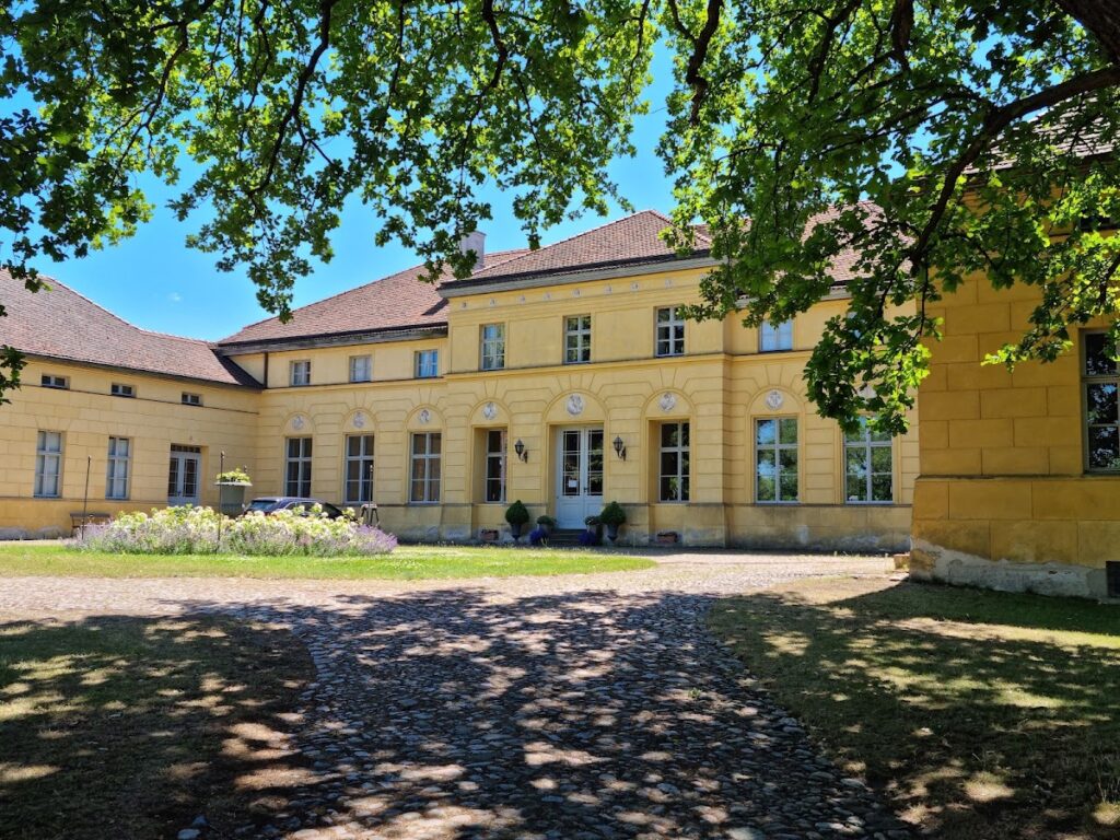 Kleßen Manor: A Baroque Noble Estate in Germany 2 Kleßen manor