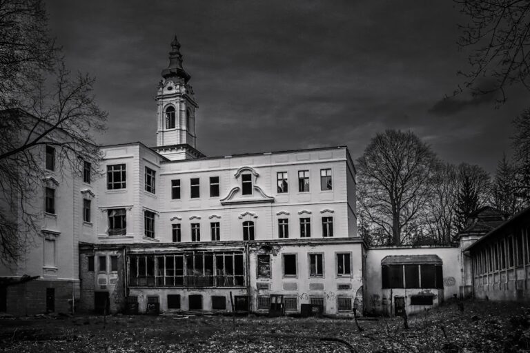 Dammsmühle Manor: A Brandenburg Estate of Palaces, Secret-Police Offices, and Cold War Bunkers