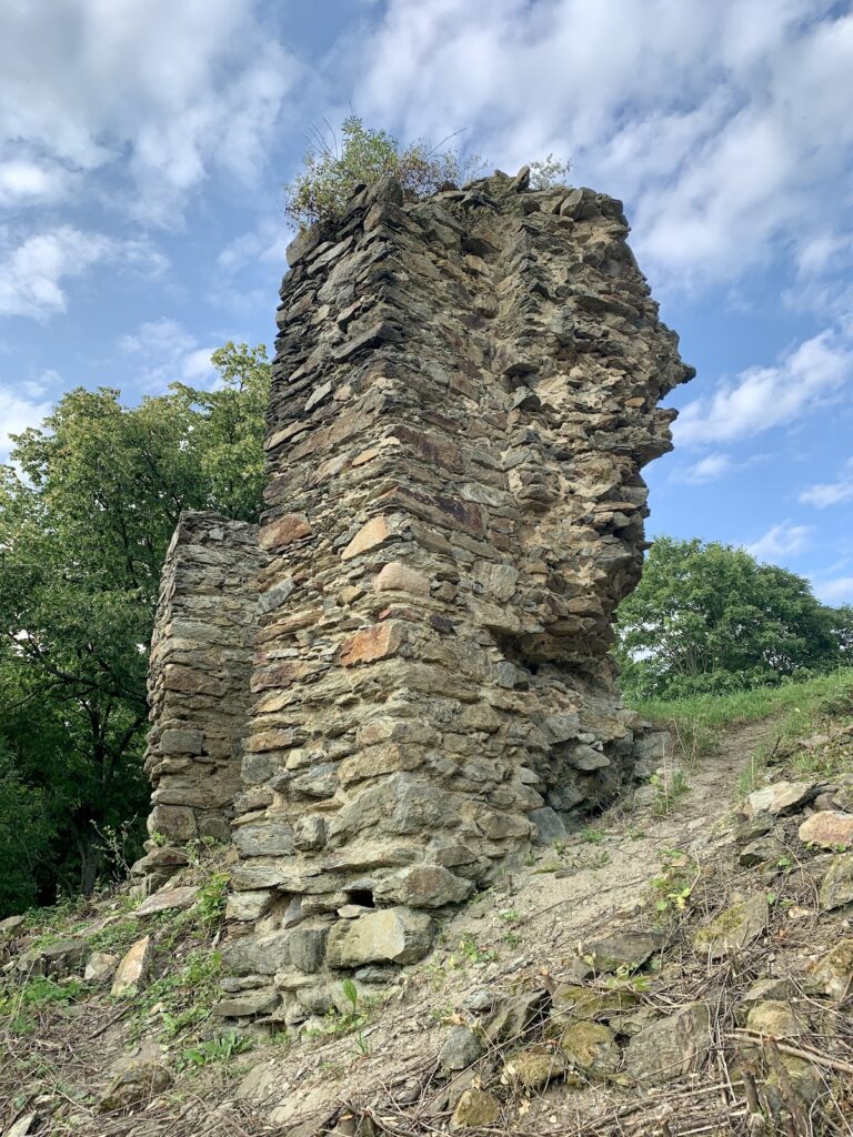 Bělá Castle: A Medieval Stronghold and Renaissance Chateau in Czechia