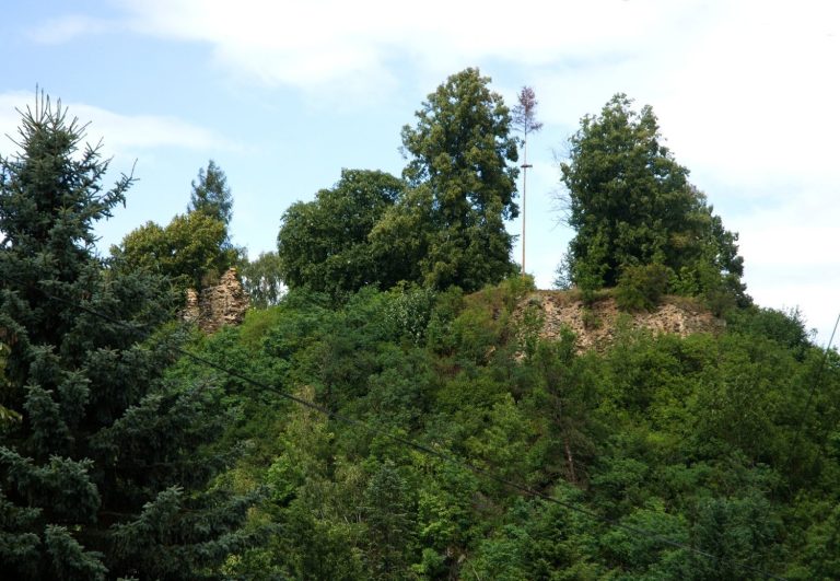 Bělá Castle: A Medieval Stronghold and Renaissance Chateau in Czechia