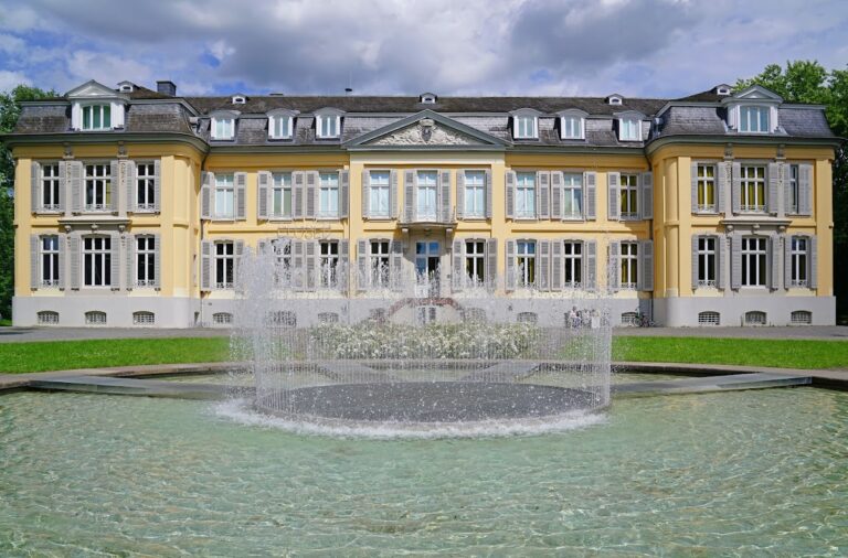Museum Morsbroich: Rococo château and municipal museum in Leverkusen