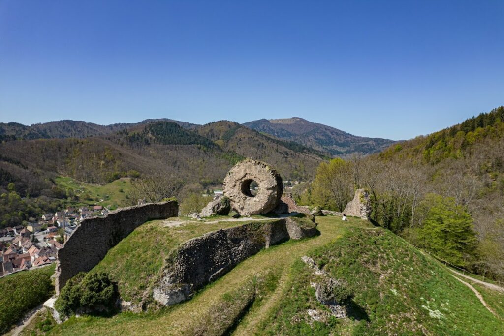 Château de l’Engelbourg: A Medieval Fortress in France 1 Château de l'Engelbourg