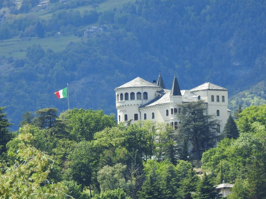 Jocteau Castle: Home of Italy’s Alpine Military School in Aosta 1 Jocteau Castle