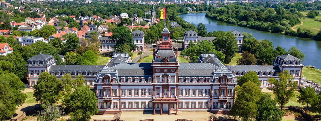 Philippsruhe Castle: A Baroque Palace and Cultural Landmark in Hanau, Germany 1 Philippsruhe Castle