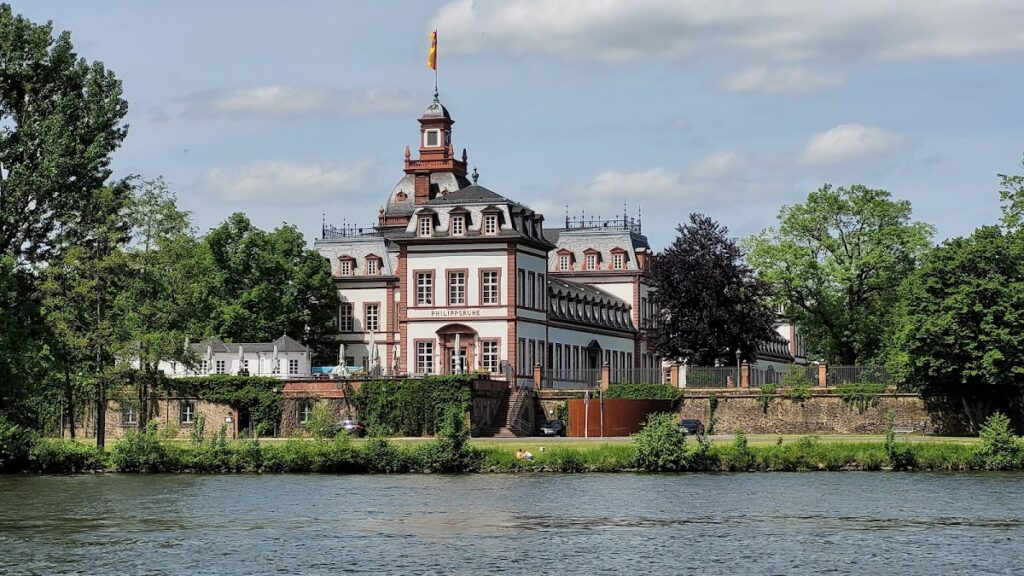 Philippsruhe Castle: A Baroque Palace and Cultural Landmark in Hanau, Germany 5 Philippsruhe Castle