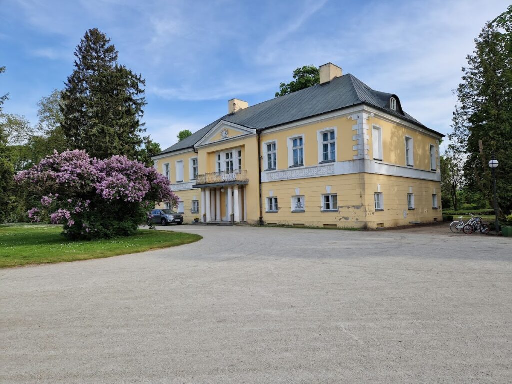 Palace in Lubostroń: A Neoclassical Skórzewski Residence and Cultural Complex 4 Palace in Lubostron