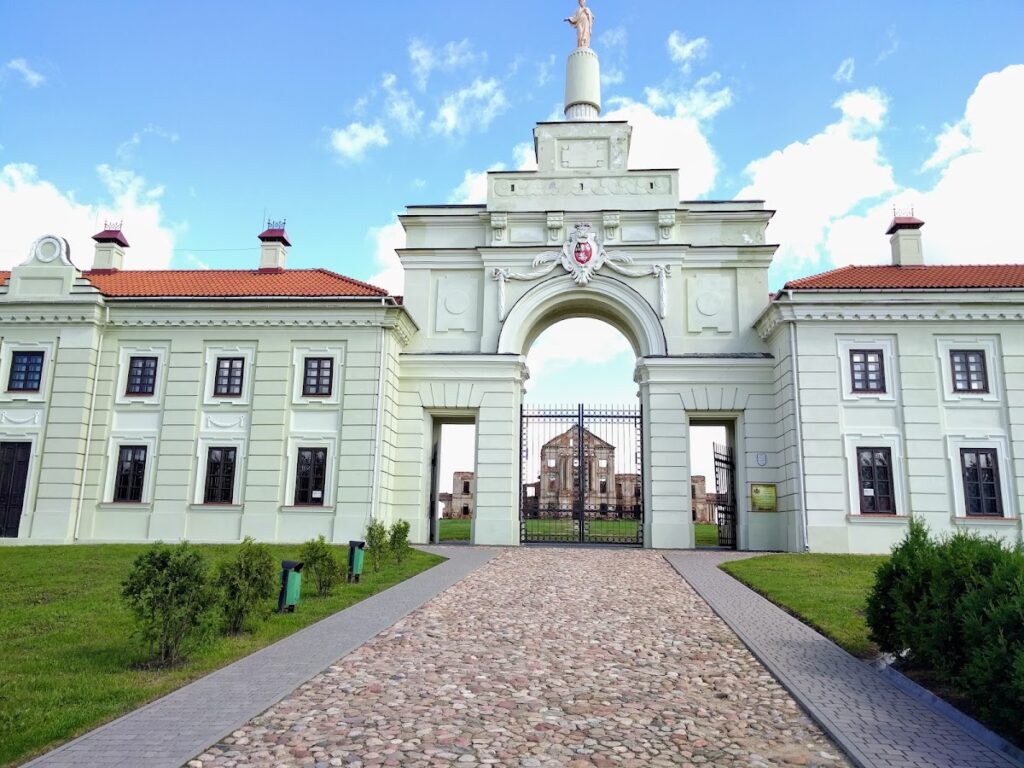 Ruzhany Palace: A Sapieha Aristocratic Residence in Belarus 1 Ruzhany Palace