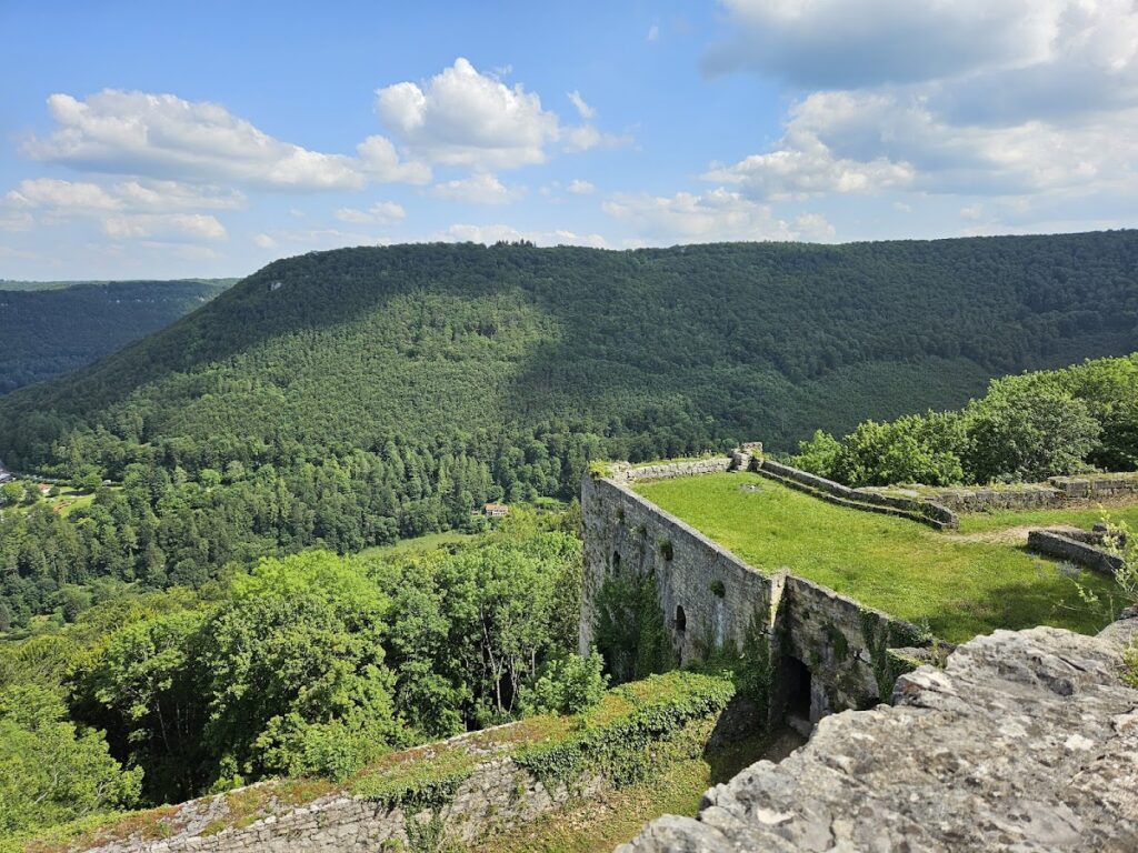 Hohenurach Castle: A Medieval Hilltop Fortress in Germany 2 Hohenurach Castle