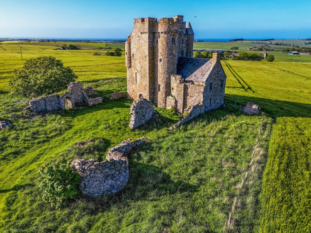 Inchdrewer Castle: A Sixteenth-Century Scottish Tower House 1 Inchdrewer Castle