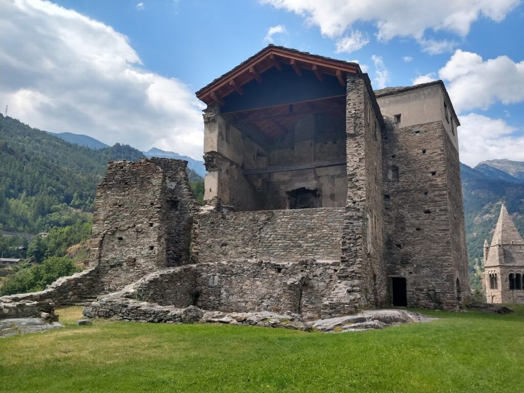La Mothe Castle: A Medieval Fortress and Noble Residence in Italy 2 La Mothe Castle