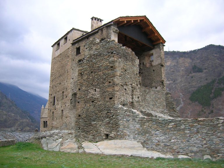 La Mothe Castle: A Medieval Fortress and Noble Residence in Italy