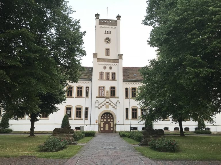 Schloss Aurich: A Historic Castle and Administrative Complex in Germany