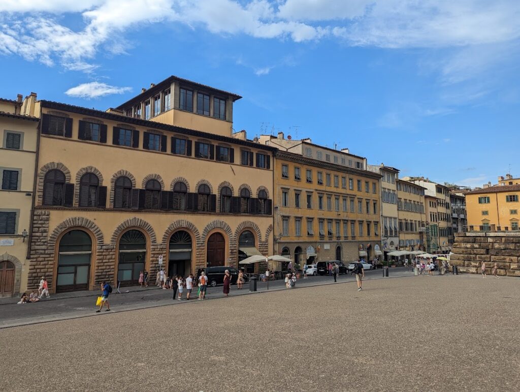 Palazzo Guicciardini: A Historic Family Residence in Florence 2 Palazzo Guicciardini