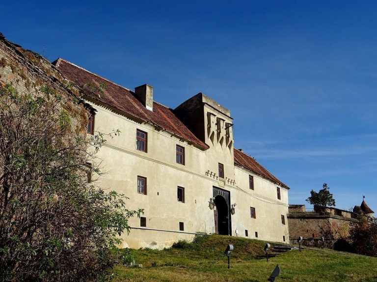 Brașov Fortress: A Historic Hilltop Defensive Stronghold in Romania