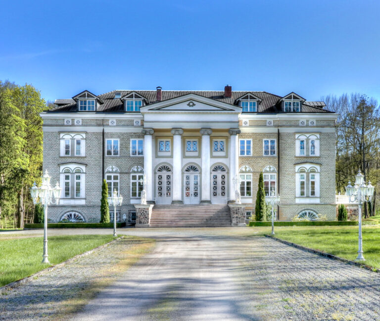 Herrenhaus Tüschow: A Nineteenth-Century Manor House in Germany