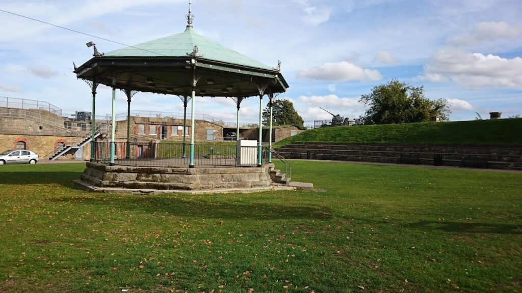 New Tavern Fort: An Artillery Defence of the Thames at Gravesend 2 New Tavern Fort