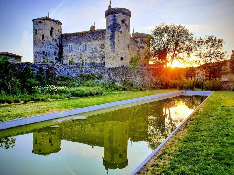 Château de Saint-Vidal: A Medieval Fortress Adapted for Artillery