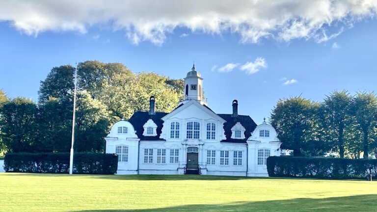 Damsgård Manor: A Rococo Wooden Manor in Norway