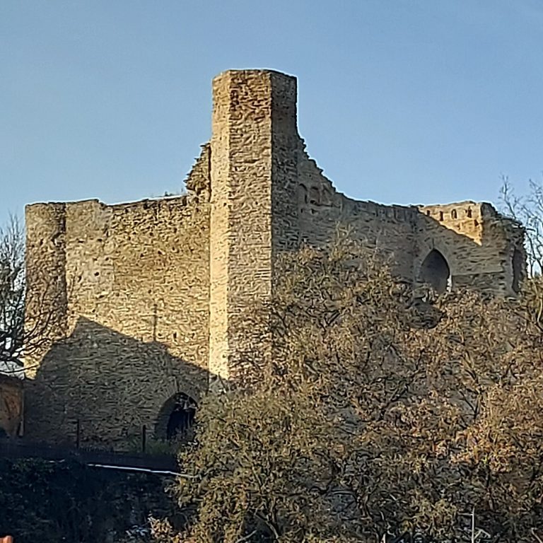 Burg Wallrabenstein: A Medieval Frontier Castle in Germany