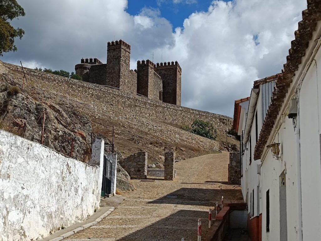 Castillo de Cortegana: A Medieval Frontier Fortress in Spain 3 Castillo